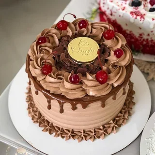 Pastel terminado con presentación profesional